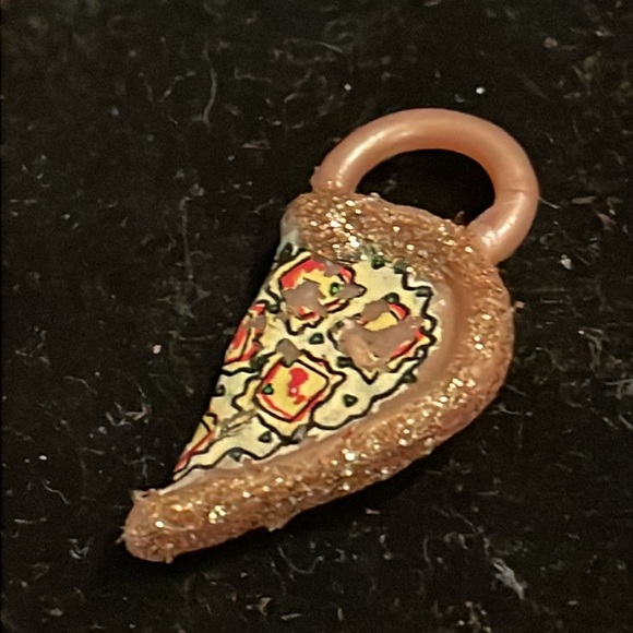 1” L.O.L. OMG Surprise Italian suitcase charm pendant with jump hoop - Picture 5 of 11